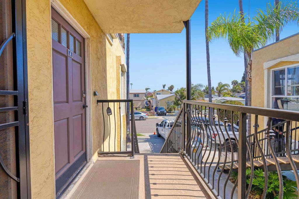Imperial Beach, CA 91932,239 Ebony AVE #4