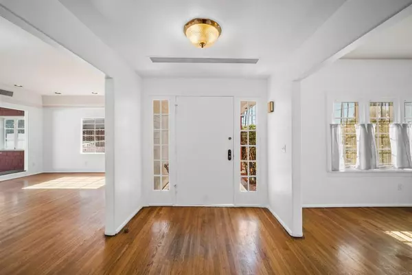 San Diego, CA 92116,4778 Panorama Drive