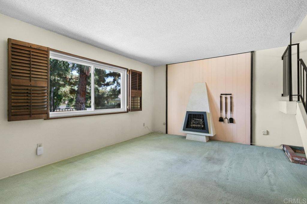 El Cajon, CA 92021,11923 Royal rd #E
