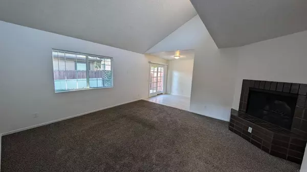 San Diego, CA 92115,6843 Mohawk ST #A