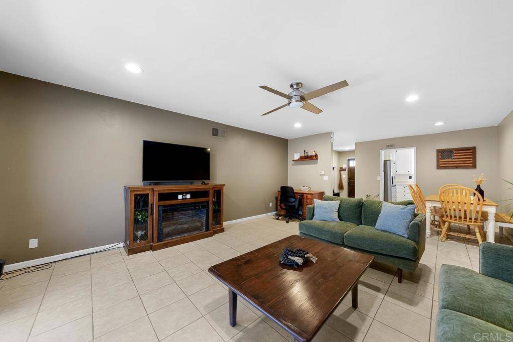 El Cajon, CA 92021,1233 Green Garden Dr #3