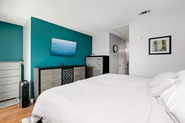 Escondido, CA 92026,264 Espanas Gln