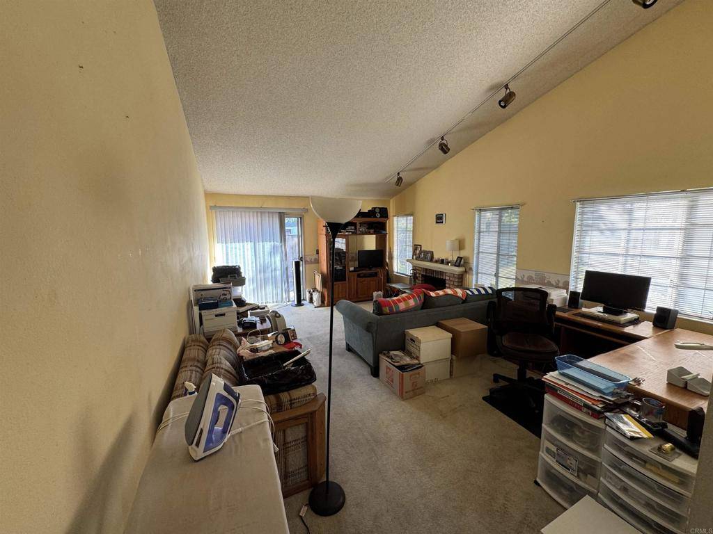 Escondido, CA 92027,2469 Turnbridge