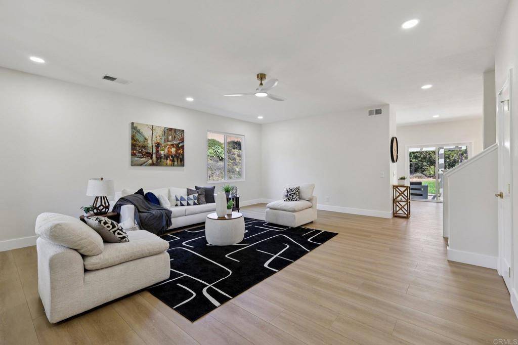 Oceanside, CA 92057,5471 Papagallo DR