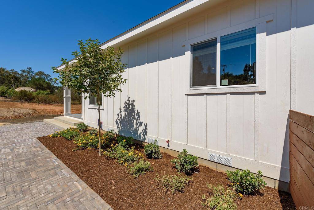 Escondido, CA 92026,28676 Mountain Lilac RD