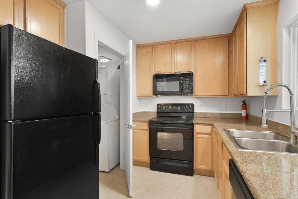 San Diego, CA 92116,3535 Madison AVE #143