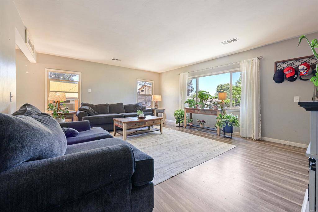 Alpine, CA 91901,1831 Green Acres DR