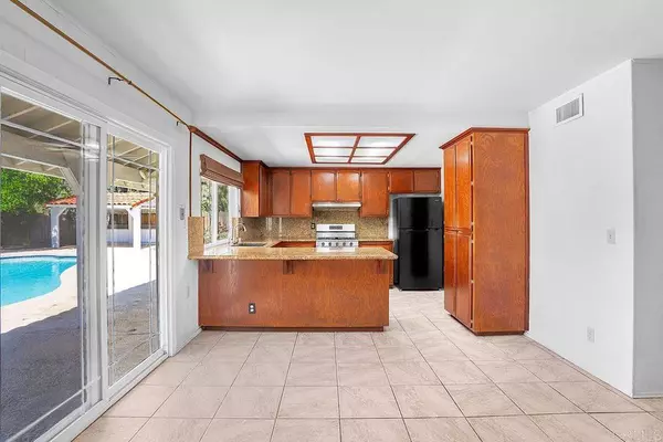 El Cajon, CA 92021,13518 Avenida Del Charro