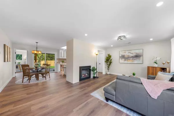 La Mesa, CA 91942,6270 Meadowcrest DR