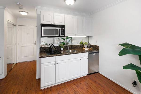 Point Loma, CA 92106,1021 Scott ST #130