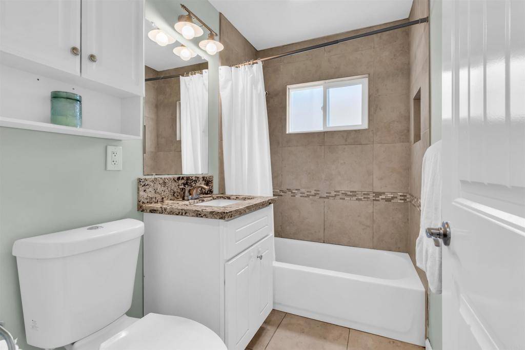 Imperial Beach, CA 91932,552 Emory Street