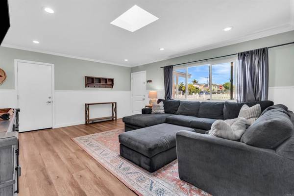 Imperial Beach, CA 91932,552 Emory Street