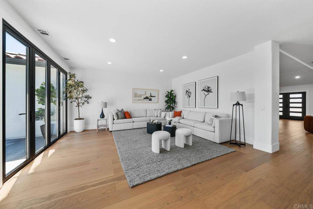 Bonita, CA 91902,3792 Vista Pointe