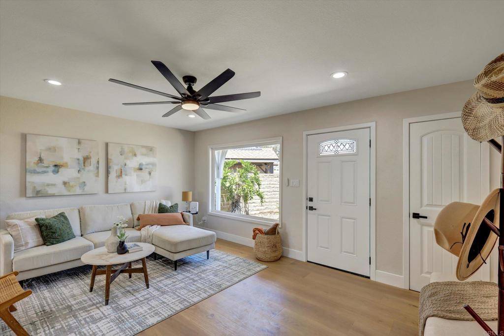 San Diego, CA 92117,4107 Cole WAY