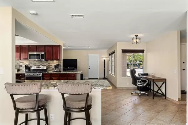 Escondido, CA 92027,2141 Taylor PL
