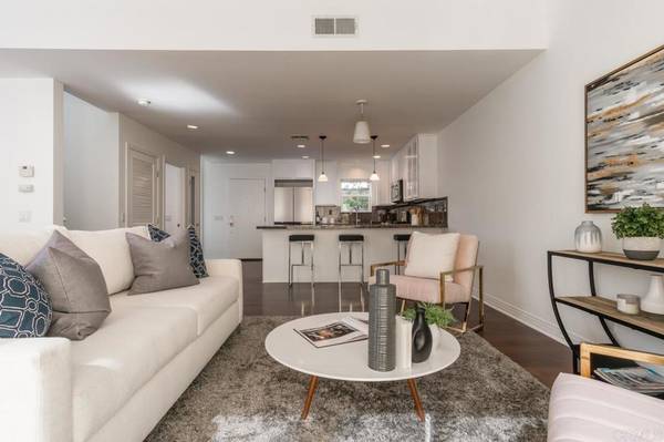 5050 Cahuenga BLVD, North Hollywood, CA 91601