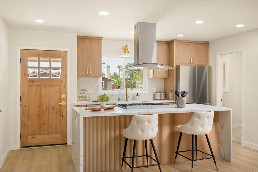 San Diego, CA 92117,4936 Mount Elbrus DR