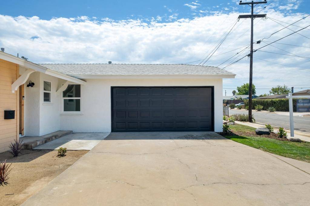 San Diego, CA 92117,4936 Mount Elbrus DR
