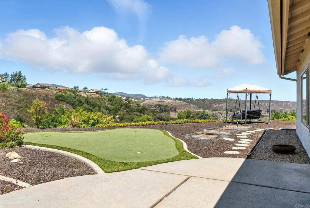 2165 Flying Hills Ln, El Cajon, CA 92020