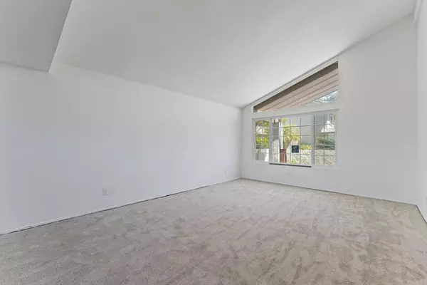 San Diego, CA 92122,6174 Syracuse Way