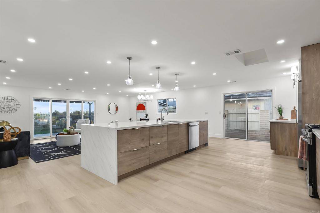 San Diego, CA 92117,4143 Cole Way