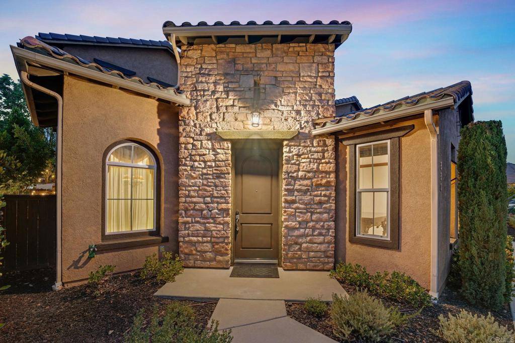 San Marcos, CA 92078,880 Summer Moon RD