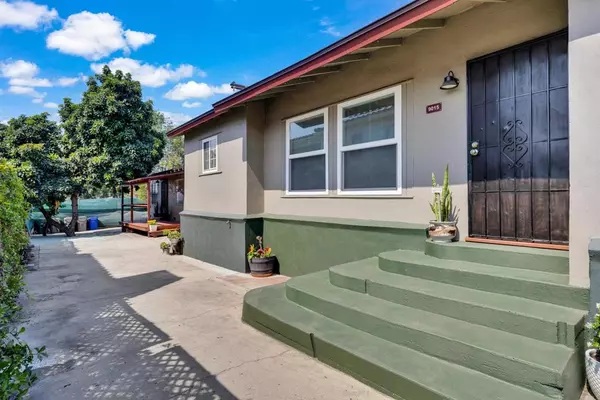 Spring Valley, CA 91977,9015 9017 Campo DR