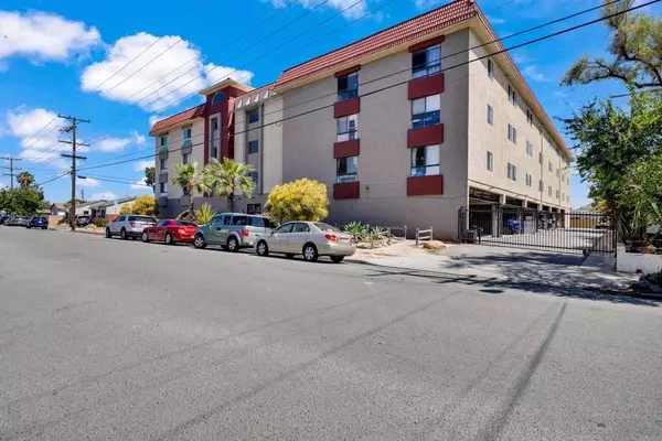 San Diego, CA 92116,3535 Monroe AVE #23