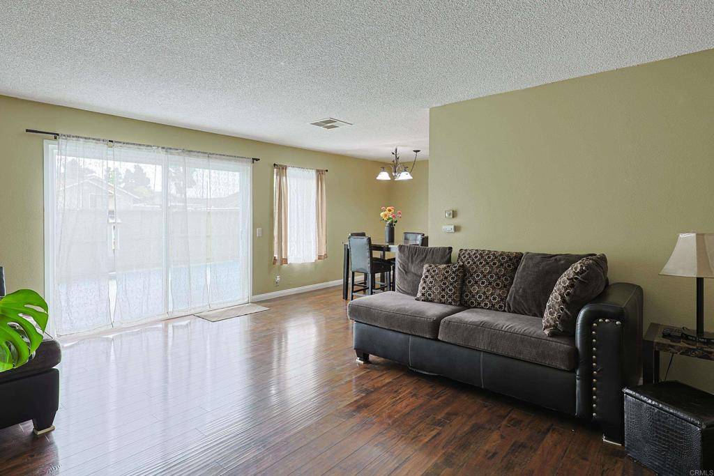 San Diego, CA 92139,6872 Quebec CT #5