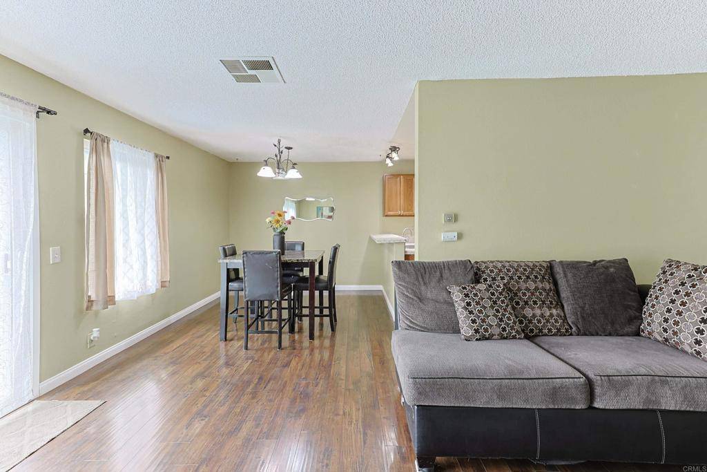 San Diego, CA 92139,6872 Quebec CT #5