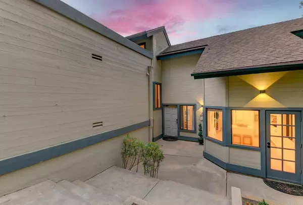 Bonita, CA 91902,4631 Villas CT