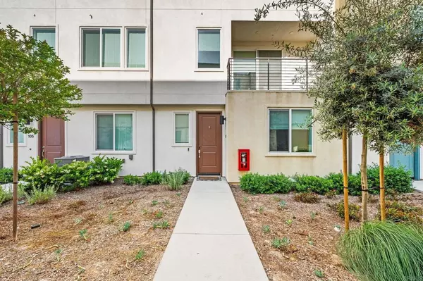 San Diego, CA 92154,5485 Seacliff PL #106