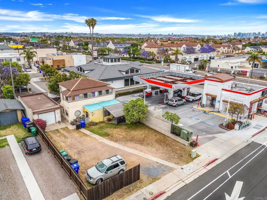 San Diego, CA 92106,3018 20 Nimitz BLVD
