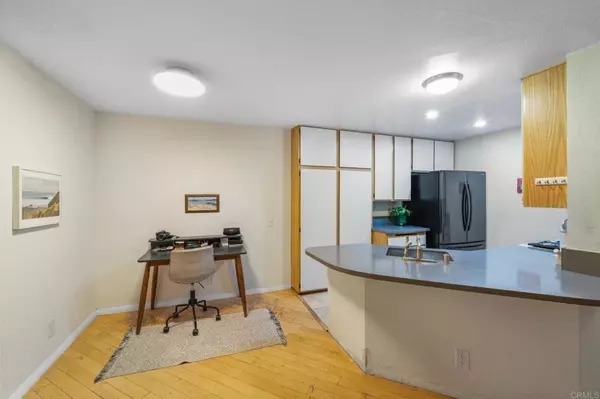 San Diego, CA 92111,7228 Camino Degrazia #271