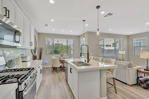 Escondido, CA 92026,1113 Barry PL