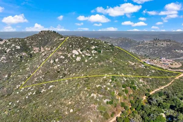 Lakeside, CA 92040,13795 Pata Ranch RD