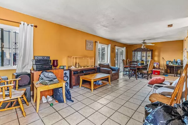 San Diego, CA 92113,956 S 45Th ST