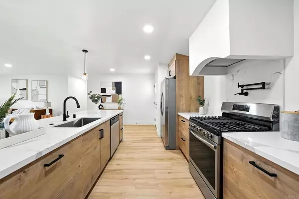 El Cajon, CA 92021,8004 Wonder LN