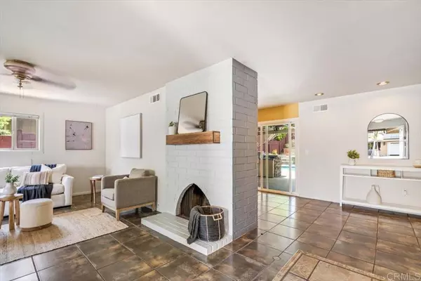 San Diego, CA 92111,6927 Salizar St