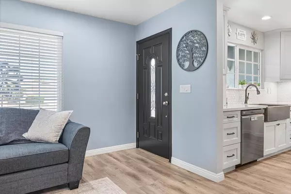 Santee, CA 92071,10646 Montura CT