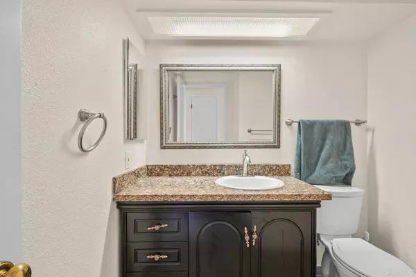 San Diego, CA 92116,4971 Vista Pl #B