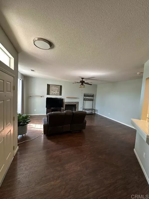 Visalia, CA 93291,2001 N Sallee St
