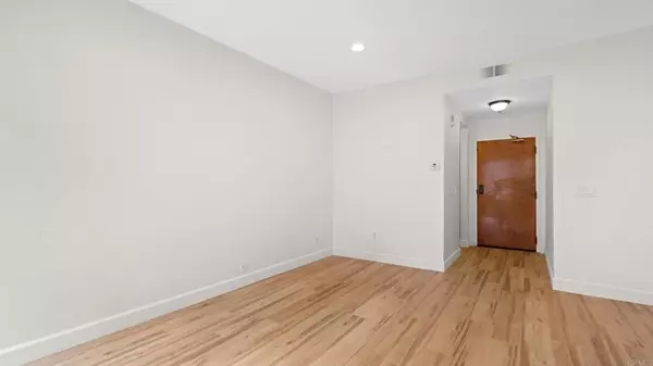 San Diego, CA 92101,2445 Brant ST #304