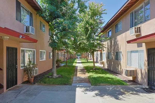 Lakeside, CA 92040,9737 WINTER GARDENS #30