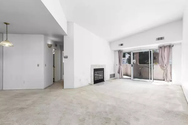 San Diego, CA 92111,7248 Camino Degrazia #297