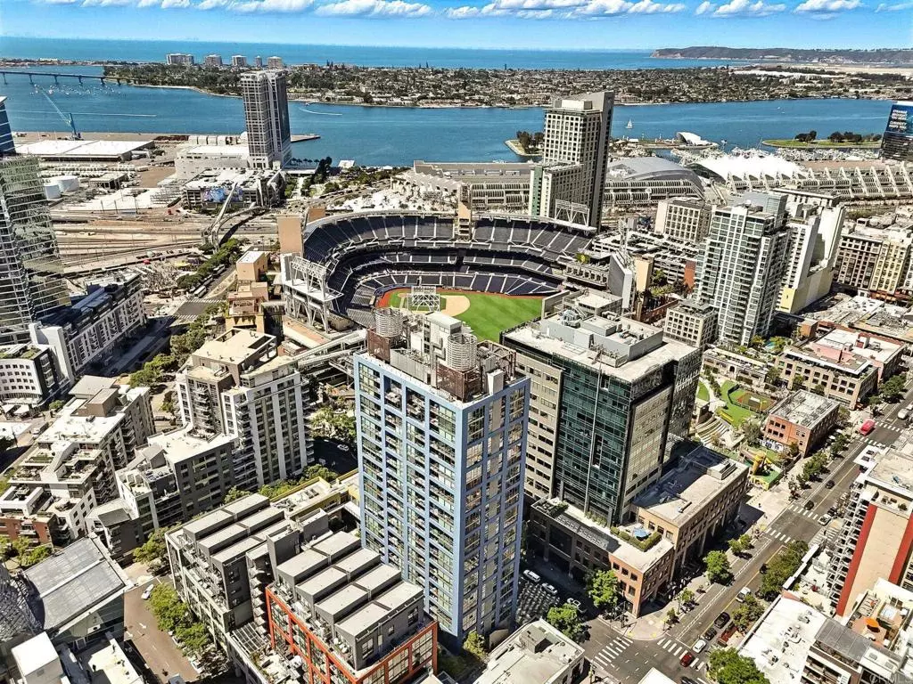 San Diego, CA 92101,350 11Th AVE #930