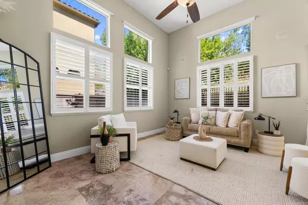 San Diego, CA 92108,2932 Villas WAY