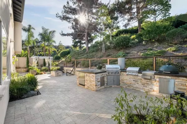 Carlsbad, CA 92011,1652 Amante CT