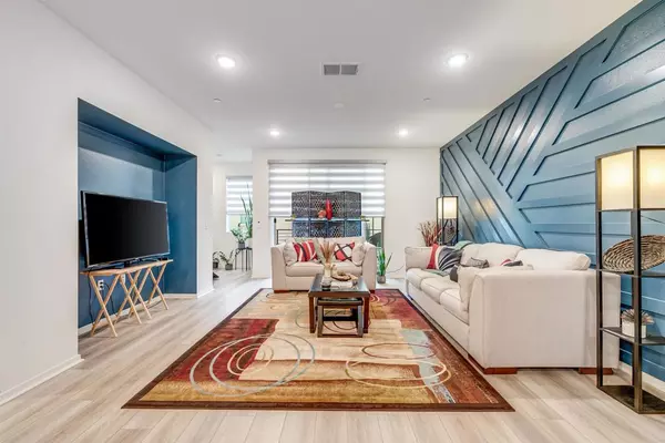 San Diego, CA 92154,5261 Beachfront Cove ST ##174