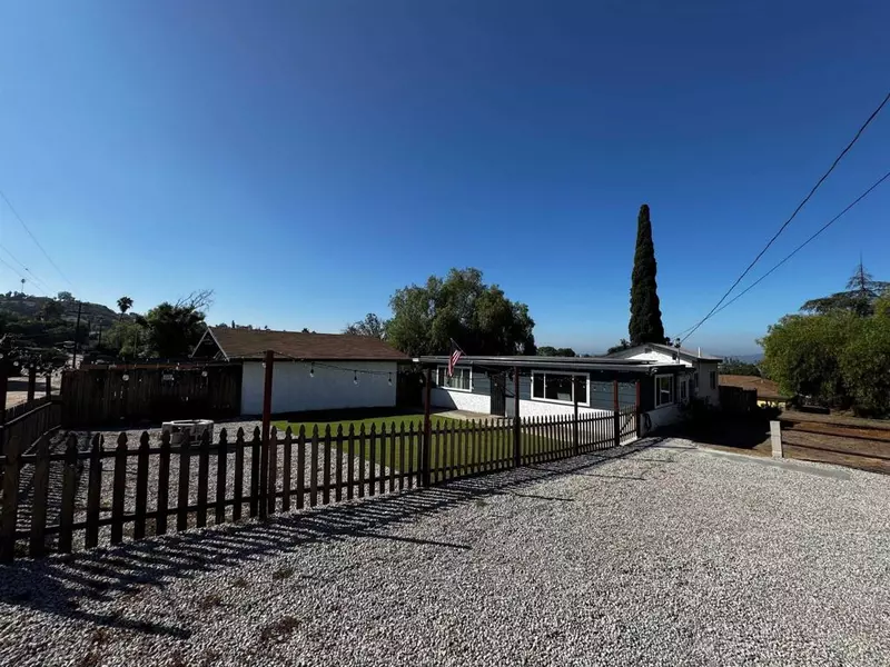 8273 Melrose LN, El Cajon, CA 92021